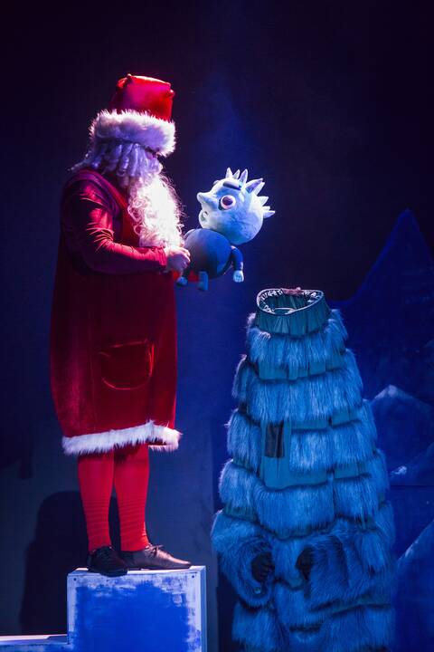 Jaukumas: spektaklio „Liūtas ir Paukštis“ kūrėjai pasaką seka pasitelkdami laikui nepavaldžias, bet kokio amžiaus žiūrovų mylimas tradicines teatro lėles.