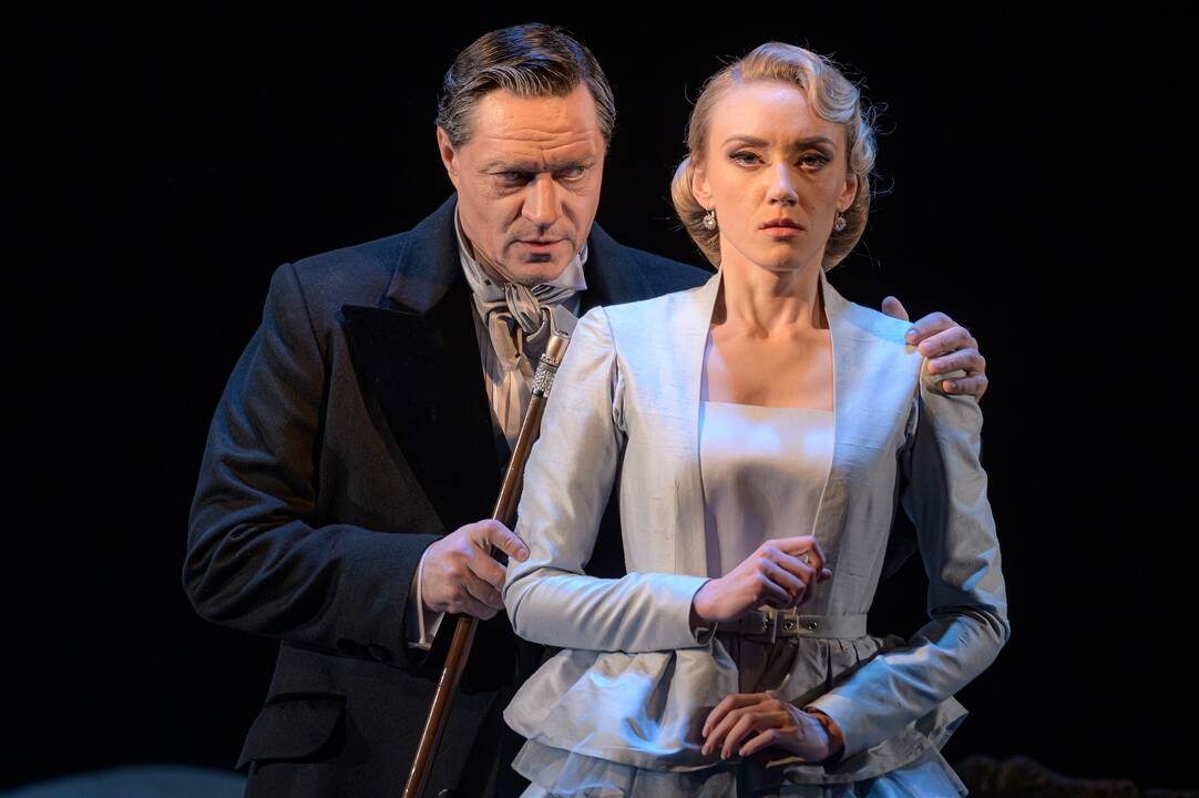 Įvertinimas: už Violetos vaidmenį operoje „Traviata“ G. Bukinė buvo nomuota „Auksiniam scenos kryžiui“.