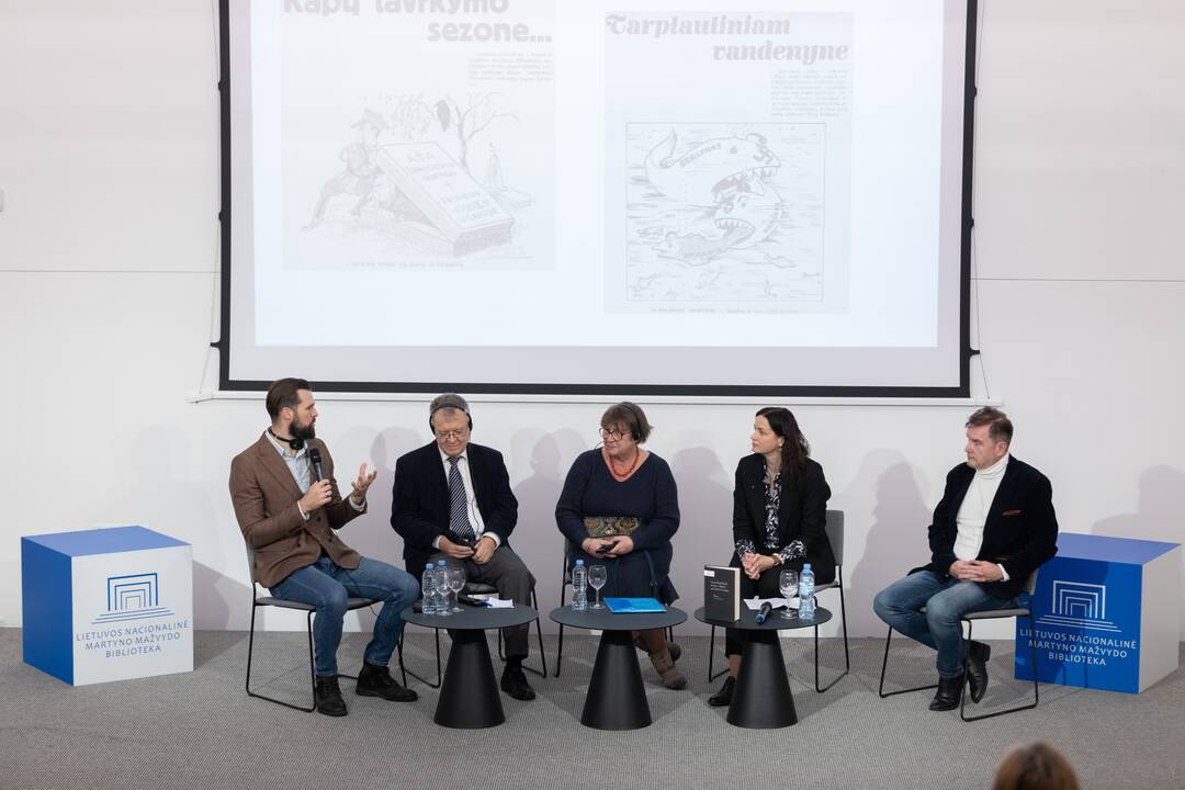Solidu: knygos pristatymo renginyje Kaune dalyvaus Lietuvos istorikai, jų kolegos iš Varšuvos universiteto. Nuotraukoje – akimirka iš renginio Martyno Mažvydo bibliotekoje.