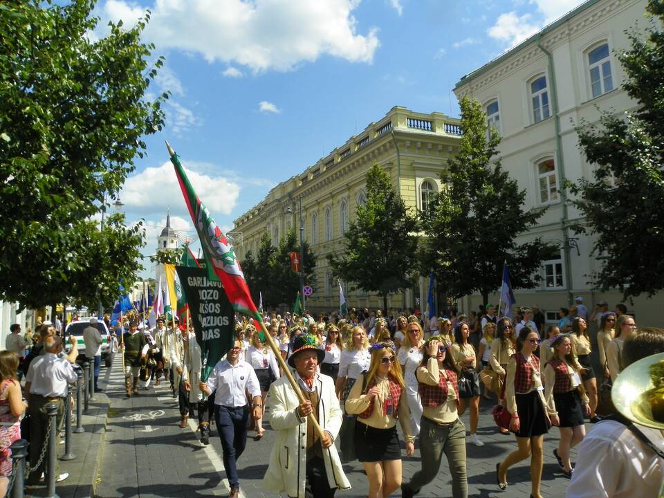 Augimas: kolektyvų, norinčių dalyvauti Dainų šventėje, pakaunėje daugėja.