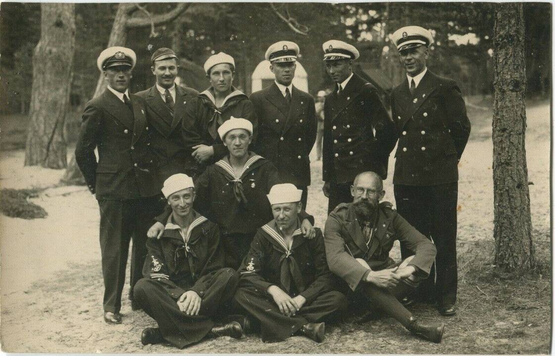 Vykdytojai: Klaipėdos jūrų skautų būrys 1931 m., kuris taip pat turėjo įtakos skatinant jūrinį judėjimą tarpukario uostamiestyje.