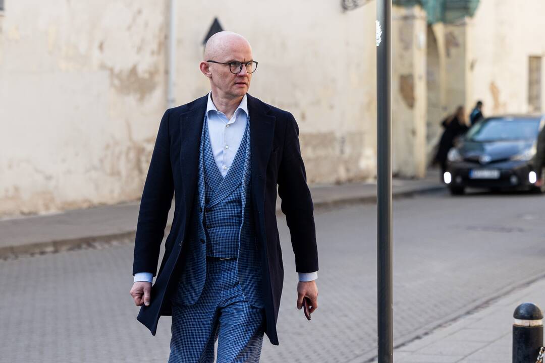 Situacija: didėjanti tendencija, kad ir politikai komunikacijos profesionalų nesamdo, ir šie su politikais nenori dirbti.