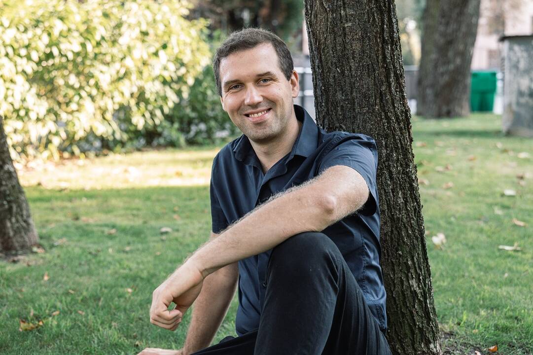 Kvietimas: Džo-Džozefinos ir Džerio-Dafnės vaidmenų atlikėjai kviečia žiūrovus į Kauno valstybinio muzikinio teatro premjerą – miuziklą „Sugar“. 