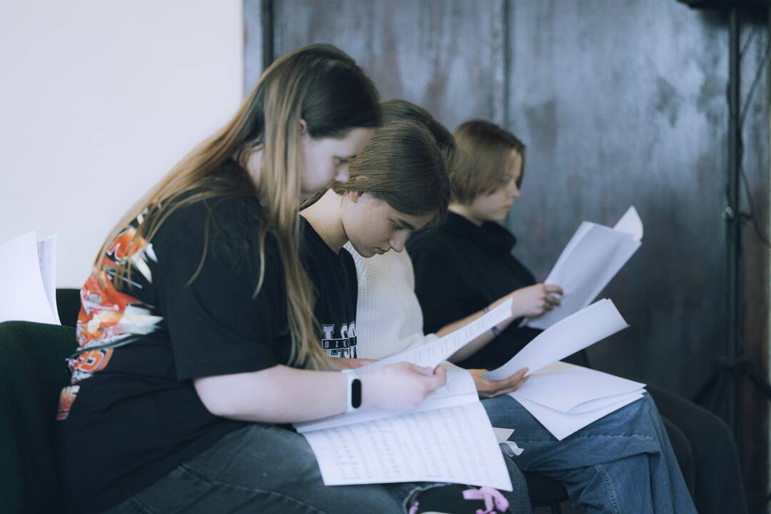 Patirtis: daliai Kauno moksleivių buvo sudaryta galimybė muziką patirti taip, kaip ją patiria kurtieji ar neregiai.