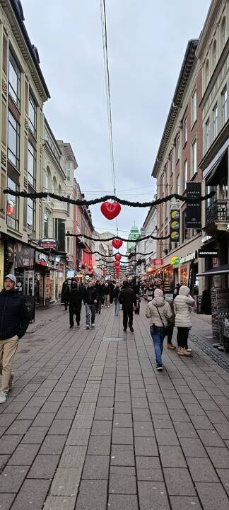 Oazė: Kristianija – tai Kopenhagos hipių, neformalų, menininkų ir šiaip žmonių, gyvenančių ne pagal visuotinai nustatytas normas, teritorija.