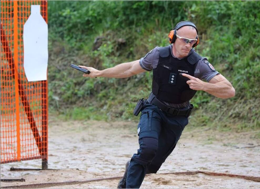 Profesija: kiokušin karatė asas V. Rudelis atsakingas už būsimų policijos pareigūnų fizinį ir taktinį parengimą.