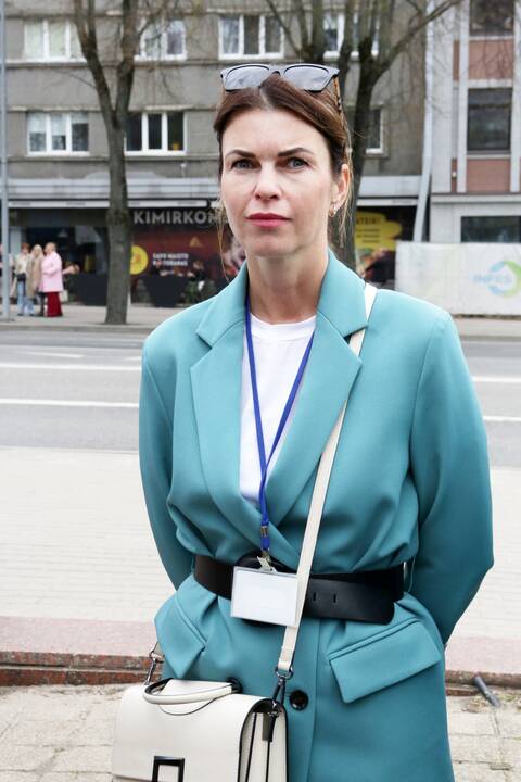 Įsipareigojimas: teigiama, kad darbininkai, tvarkydami rudeninius lapus, privalo užtikrinti, kad neužkimš lietaus nuotekų tinklų grotelių.