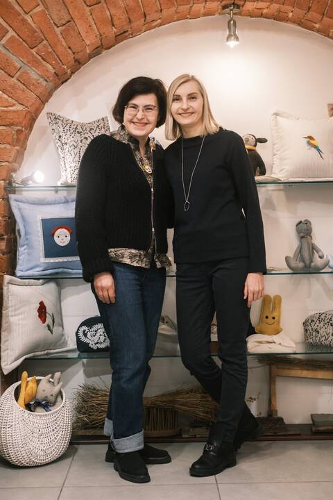 Vienovė: A. Kavaliauskaitė ir R. Širvinskienė Motinos dienos proga palepins mamytę D. Kavaliauskienę, tačiau daug svarbiau yra tai, kad mama – neatsiejama jųdviejų gyvenimo dalis ir kasdienybėje.