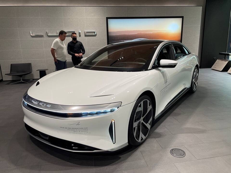 Turtuoliams: gerokai per 2 mln. eurų vertės „Rimac Nevera“ pretenduoja į brangiausio elektromobilio pasaulyje vardą.