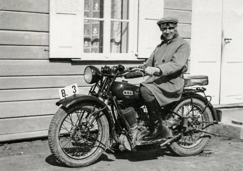 Konstruktorius: to meto auksarankiai meistrai ant importuotų rėmų sukurdavo tokius šedevrus, kad jose beveik nelikdavo tikrojo gamintojo formų ar ženklų.