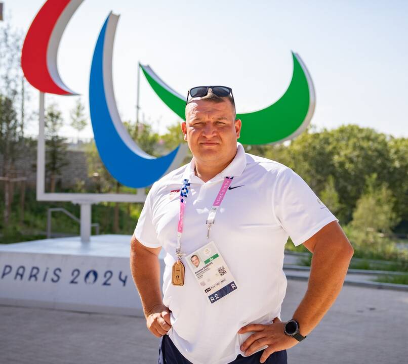 Pažintis: G. Čepavičiūtė apsikeitė suvenyrais su Didžiosios Britanijos sportininkėmis.