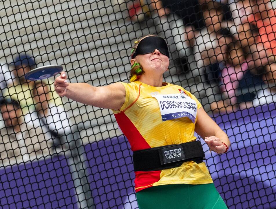 Rezultatas: E. Matakas pagerino asmeninį 100 m plaukimo krūtine rekordą.