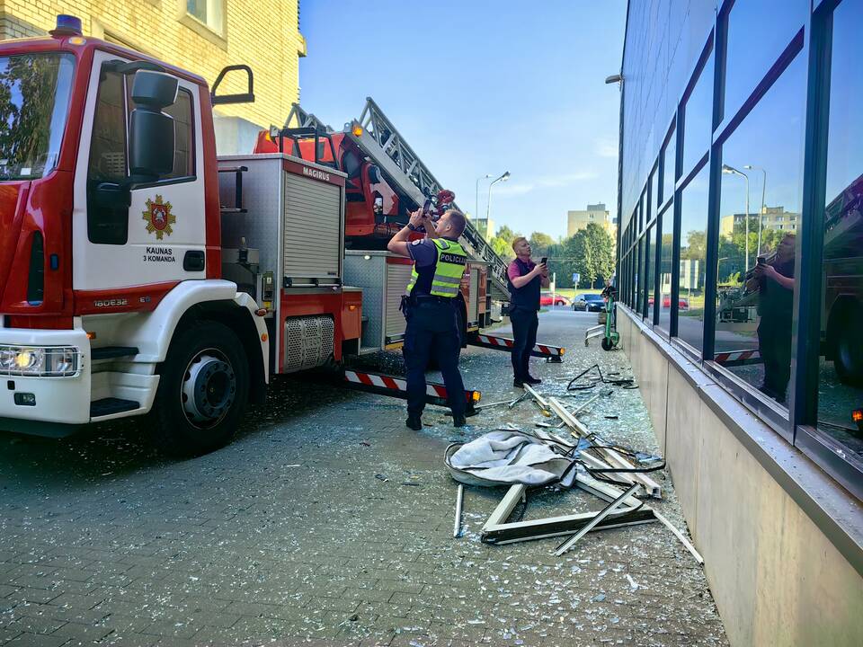 Grėsmė: paspirtuko baterijos pirmadienį Kaune sukeltas sprogimas sukėlė tiesioginį pavojų žmonių gyvybei.