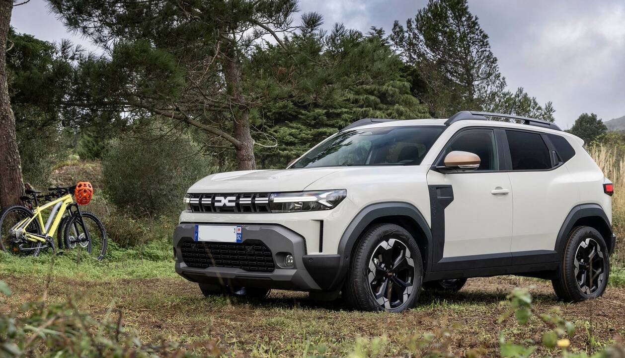 Laureatai: trijų kainų segmentų nugalėtojai (iš kairės) „Škoda Superb“, „Renault Scenic E-Tech“ ir „Audi Q6 e-tron“.