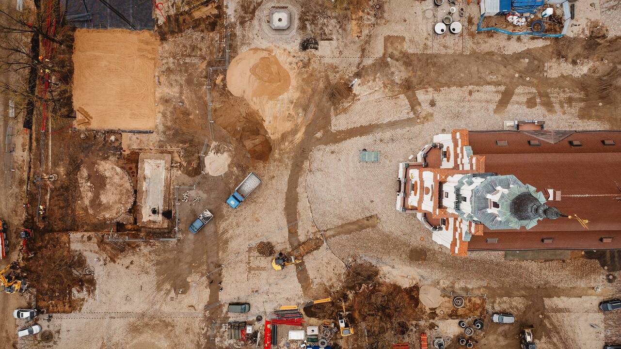 Darbai: jeigu darbai vyks pagal planą, šiemet Kalėdų eglutė sugrįš į centrinę Senamiesčio aikštę.