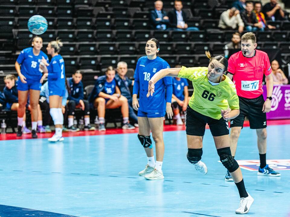 Išbandymai: mūsų šalies rankininkių po varžybų Bulgarijoje lauks pasaulio čempionato atrankos mačas su Farerų salų komanda.