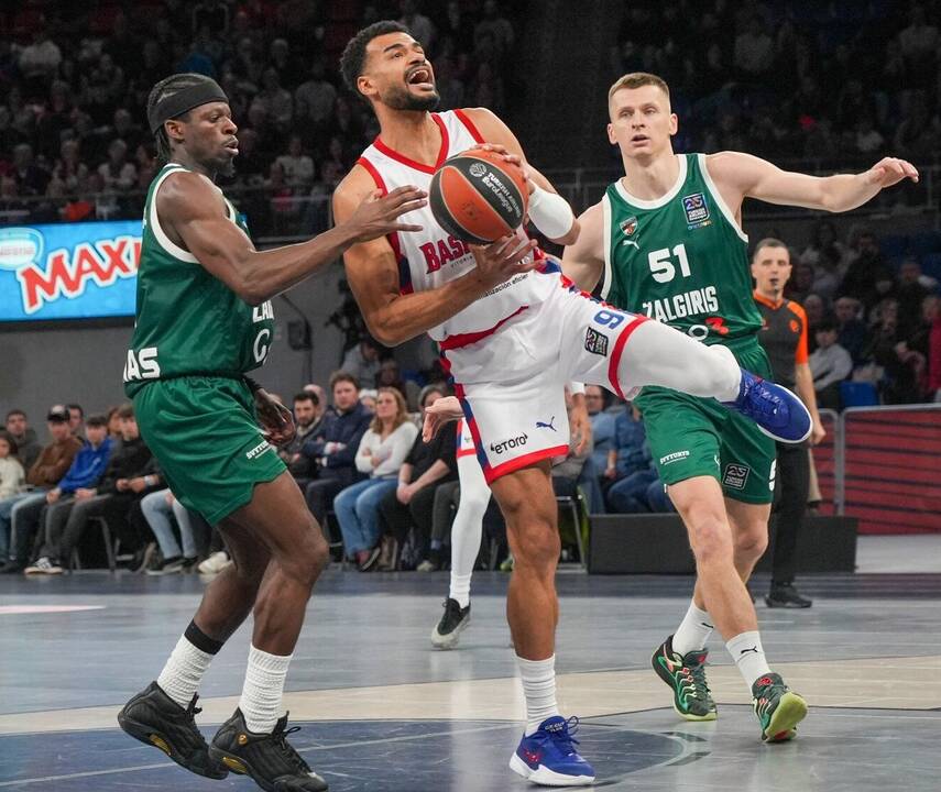 Skirtumas: žalgiriečiai laimėjo kovą su „Baskonia“ žaidėjais dėl kamuolio 44:32.