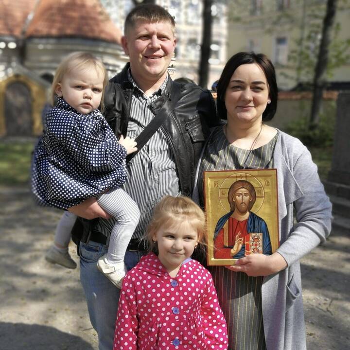 Ryšys: Kristinos mama sirgo sunkia onkologine liga; gyvenimo pabaigoje ją slaugiusi dukra prisipažino, kad tai labai suartino ją su mama.