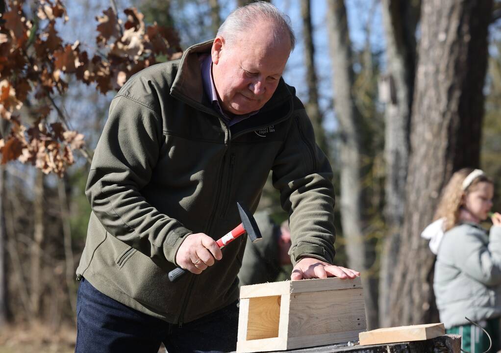 Pilietiški: (iš dešinės) akcijoje dalyvavo ir Kauno rajono savivaldybės administracijos direktorius Mantas Rikteris, jo pavaduotojai Rūta Černiauskienė ir Giedrius Orliukas.
