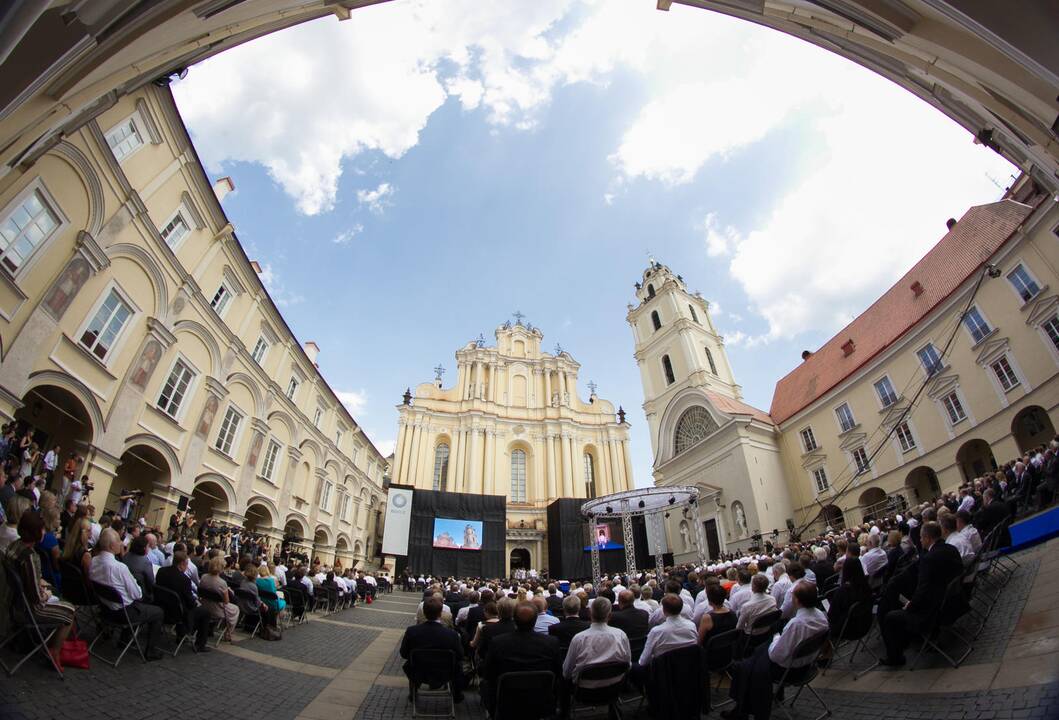 Vilniaus universiteto fondą globos žymūs visuomenės veikėjai