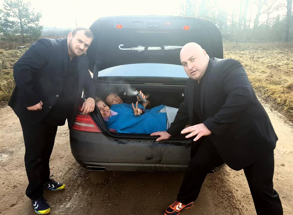 Ironvytas – kairėje