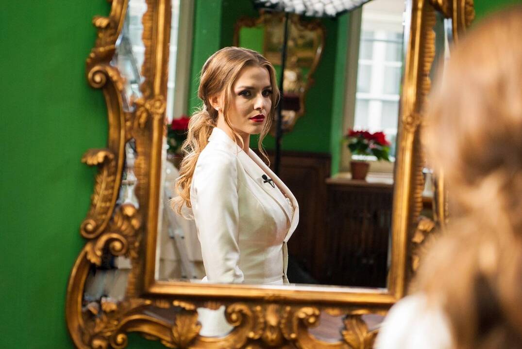 „Raudono kilimo“ filmavimo metu V. Skaisgirė sužibėjo elegancija