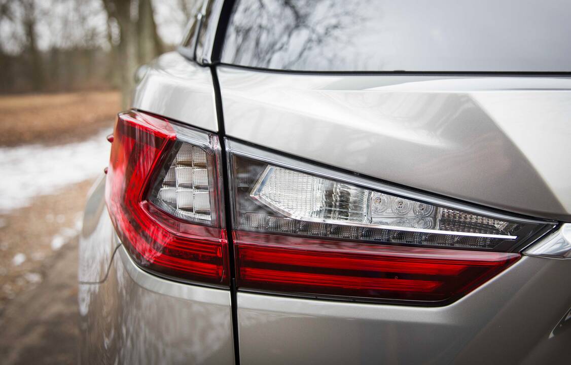 Vilniuje nupjauti dviejų „Lexus“ automobilių katalizatoriai