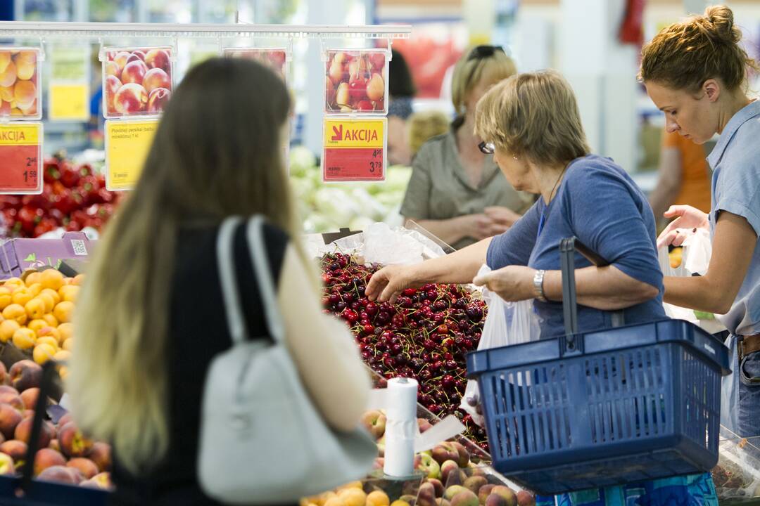 Prezidentūra: būtina švelninti maisto kainų brangimą, PVM lengvata maistui – viena iš priemonių