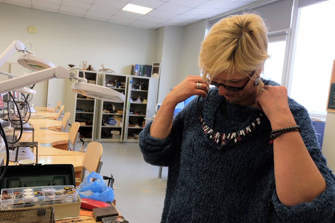 Poreikis: jaunieji juvelyrai stengiasi įtikti reikliam šių dienų žmonių skoniui – jie nori autentikos, unikalumo, todėl mielai renkasi vienetinius rankų darbo papuošalus