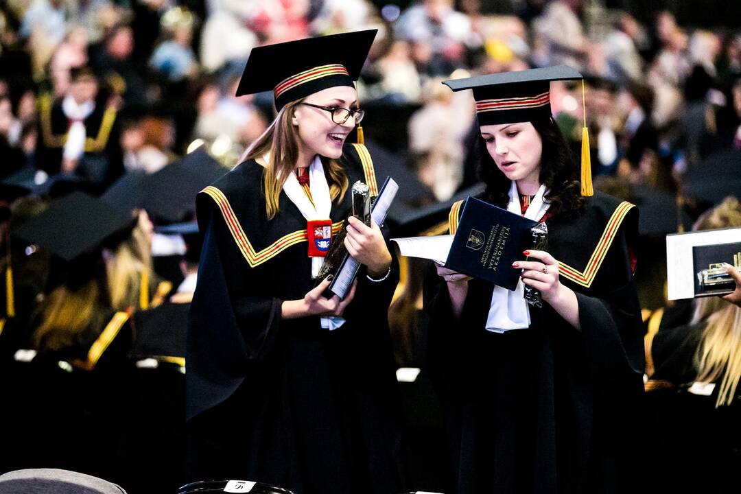 LSMU diplomų įteikimas
