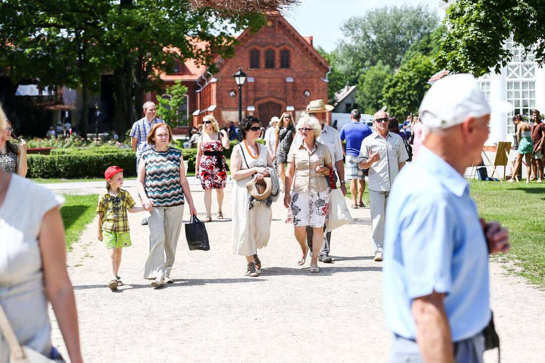 Valstybės gimtadienio šventė Raudondvaryje