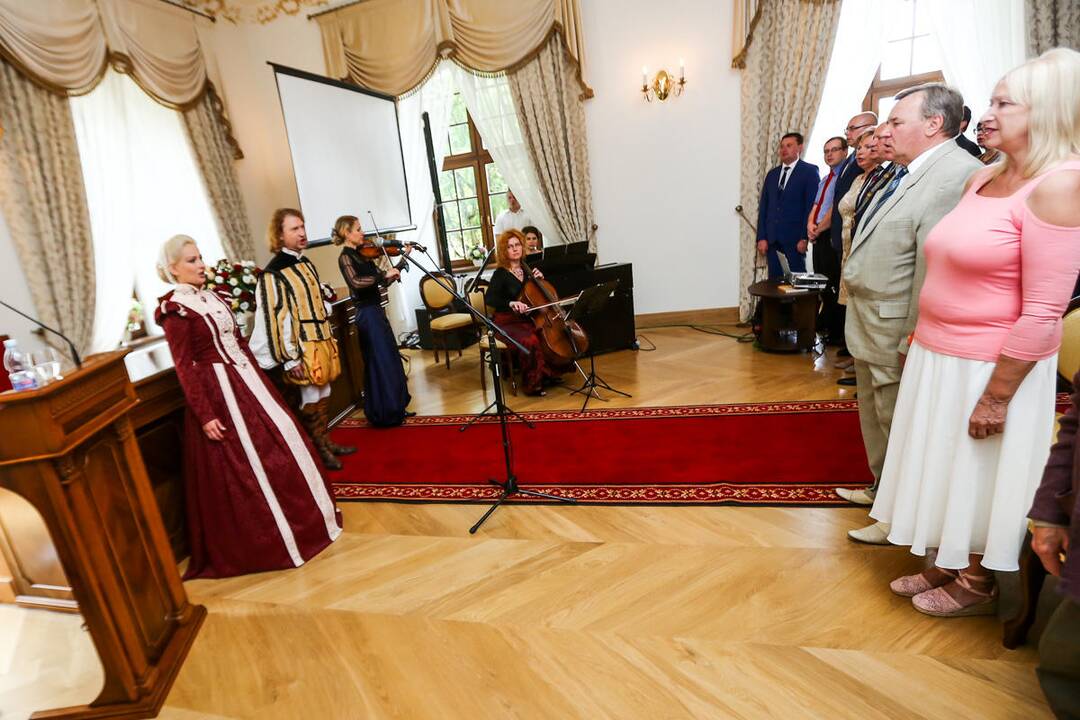 Valstybės gimtadienio šventė Raudondvaryje