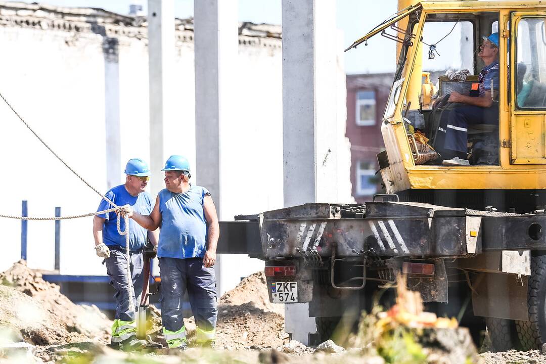 Alinantis karštis keičia darbo valandas