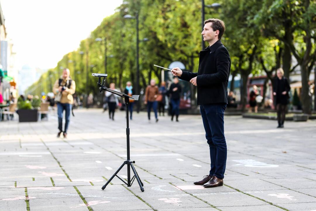 Kauno simfoninio orkestro pasirodymas Laisvės alėjoje