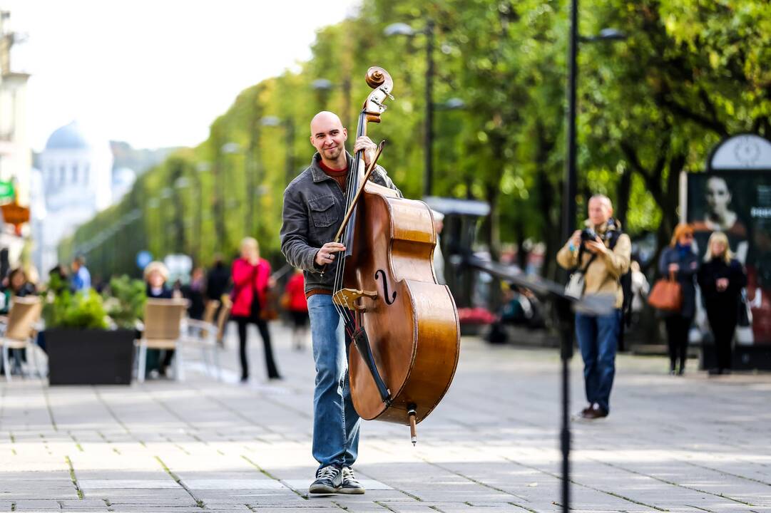 Kauno simfoninio orkestro pasirodymas Laisvės alėjoje