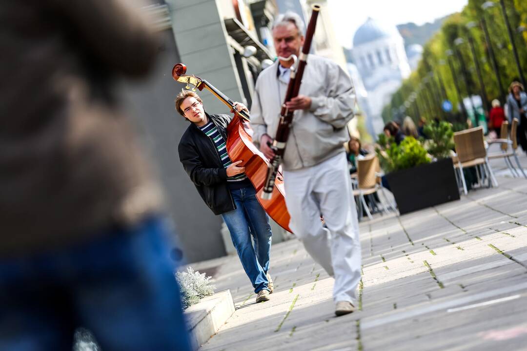 Kauno simfoninio orkestro pasirodymas Laisvės alėjoje