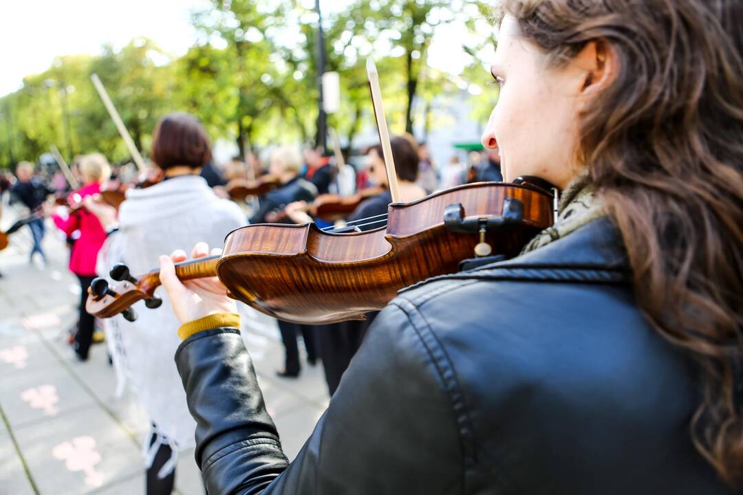 Kauno simfoninio orkestro pasirodymas Laisvės alėjoje