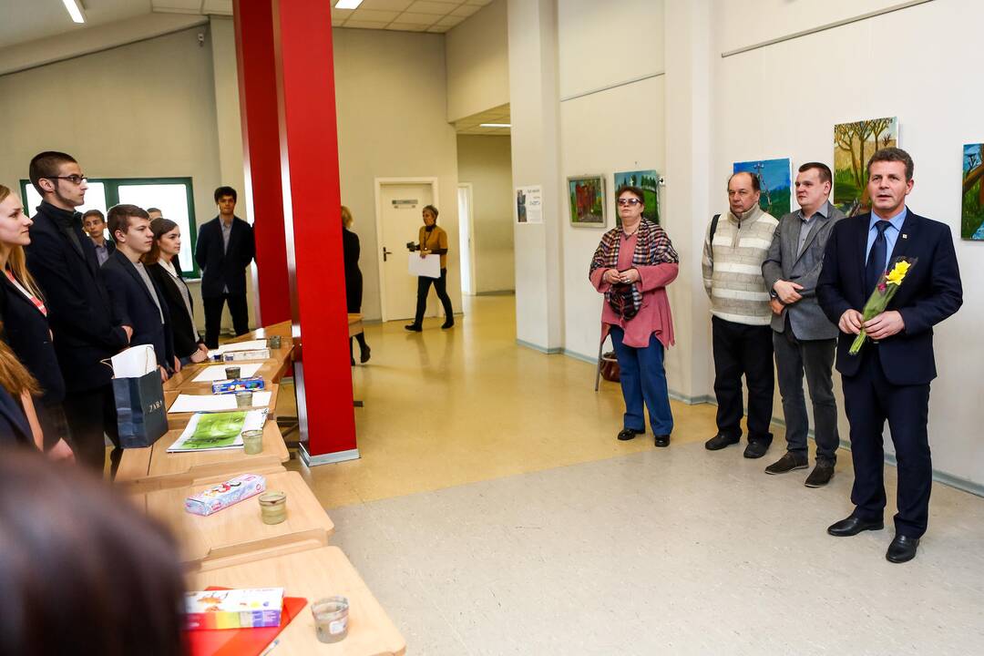 T. Makūno paroda Ugnės Karvelis gimnazijoje