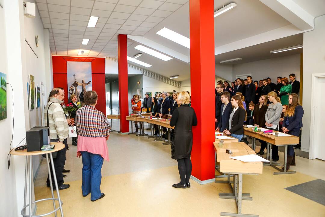 T. Makūno paroda Ugnės Karvelis gimnazijoje