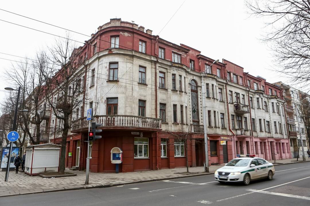 Legendinis namas atsisveikina su studentais