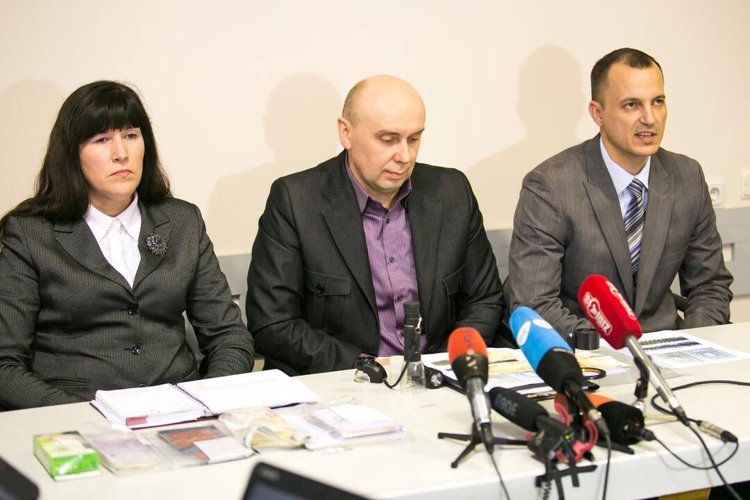 Spaudos konferencija dėl padirbtų eurų