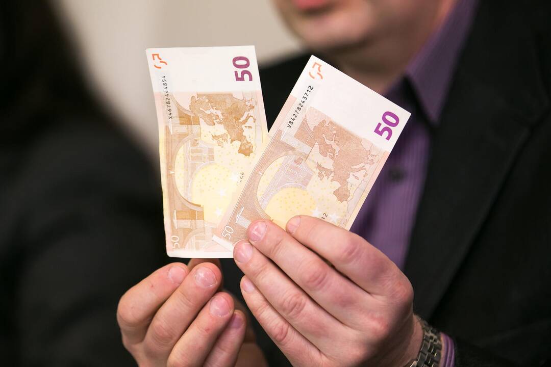 Spaudos konferencija dėl padirbtų eurų