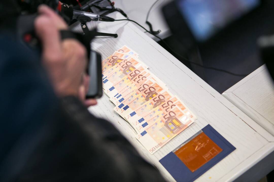 Spaudos konferencija dėl padirbtų eurų