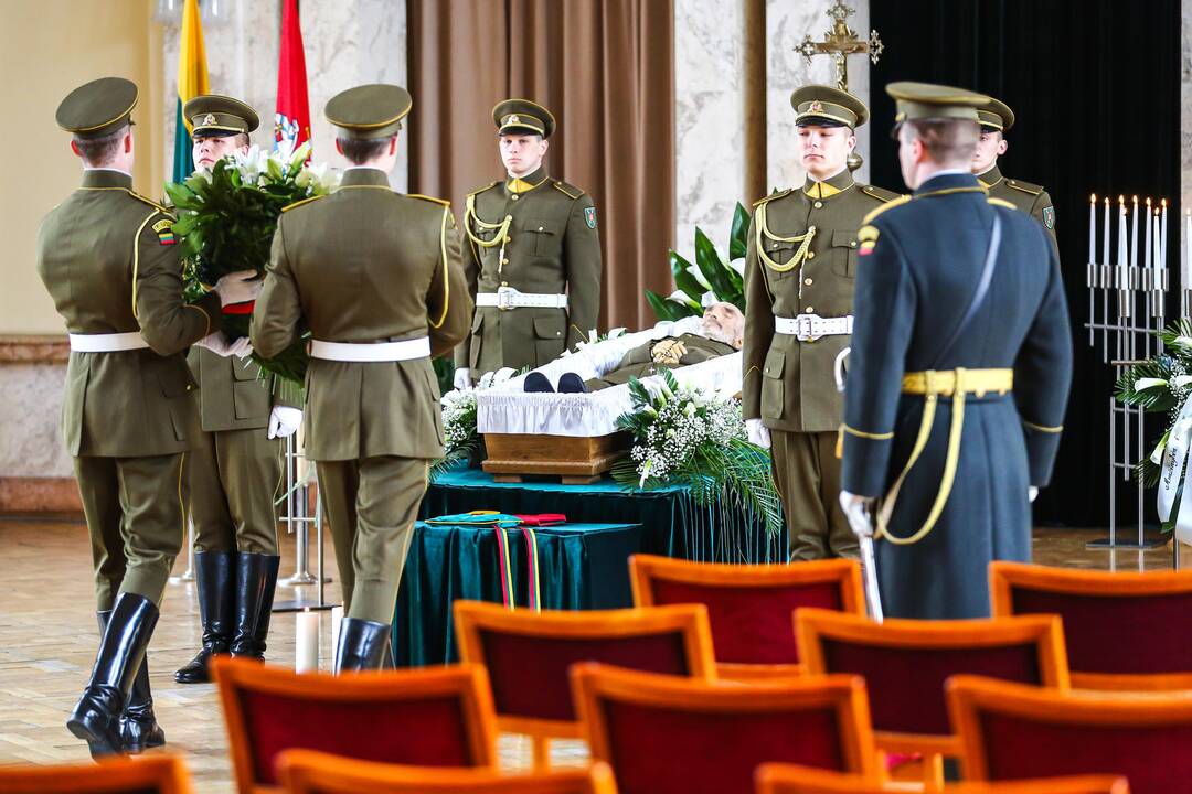 Atsisveikinimas su A. Patacku Kauno karininkų ramovėje