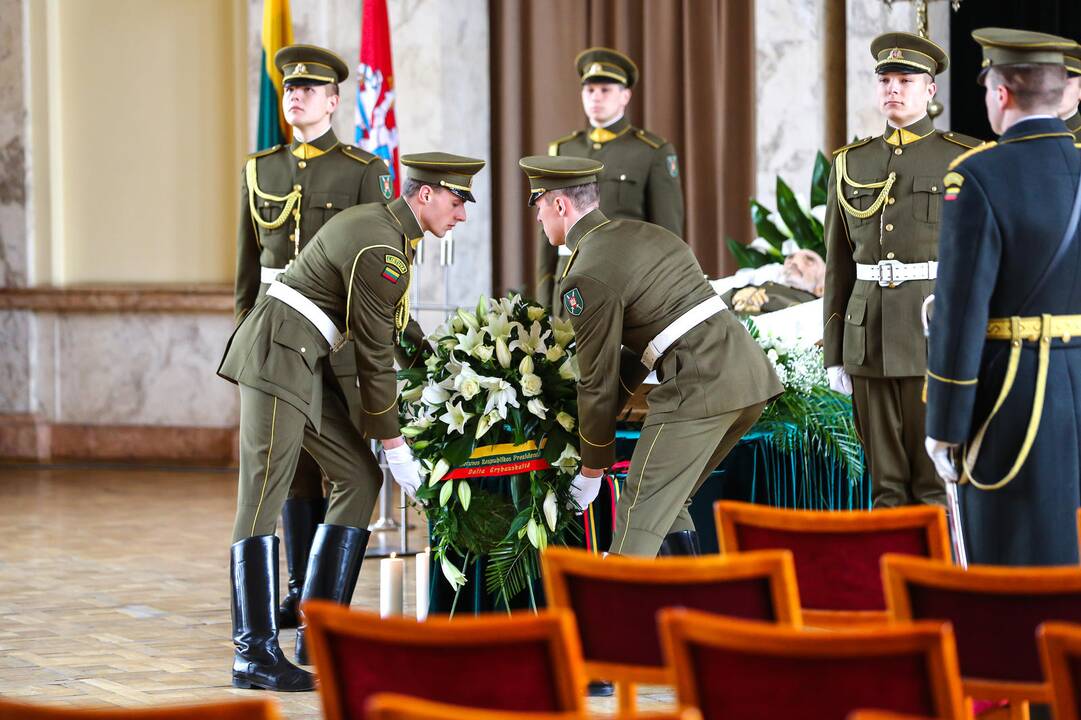 Atsisveikinimas su A. Patacku Kauno karininkų ramovėje