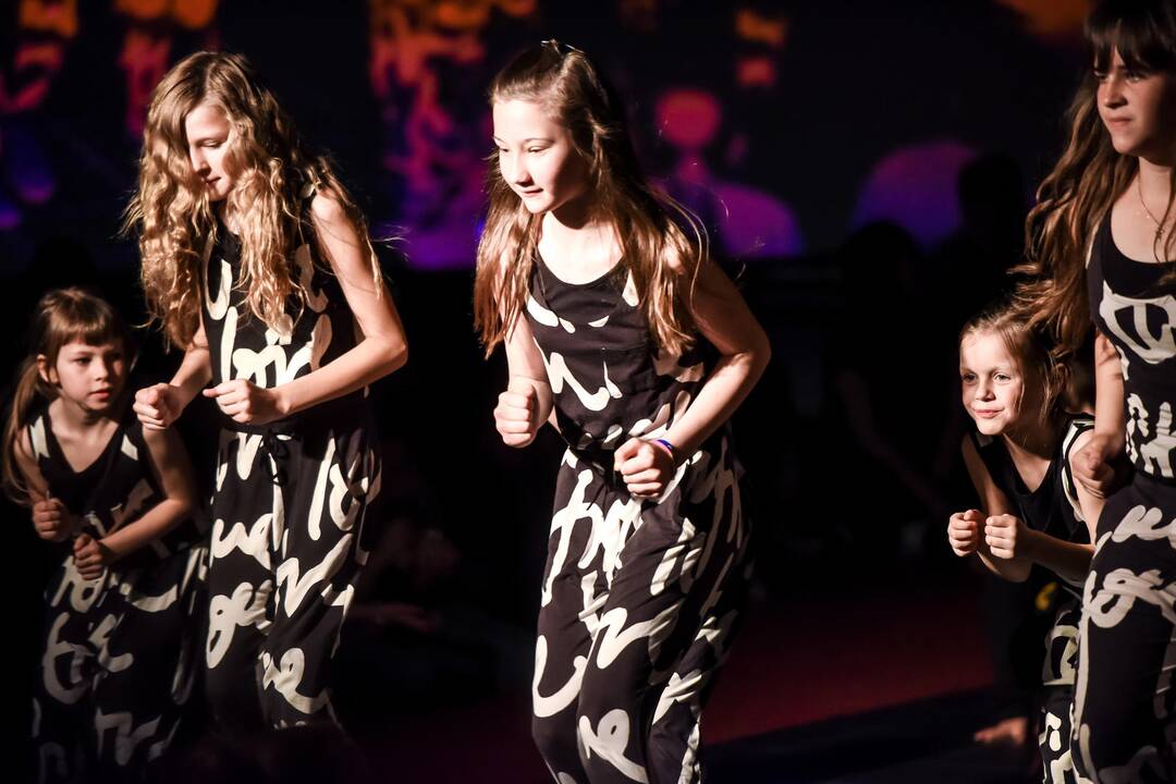 Šokių čempionatas „Black & White dance session“