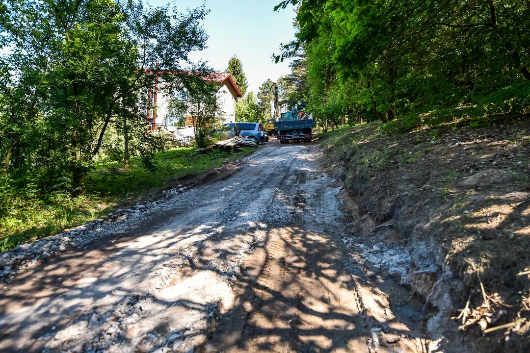 Kleboniškio mišką niokoja buldozeriai 
