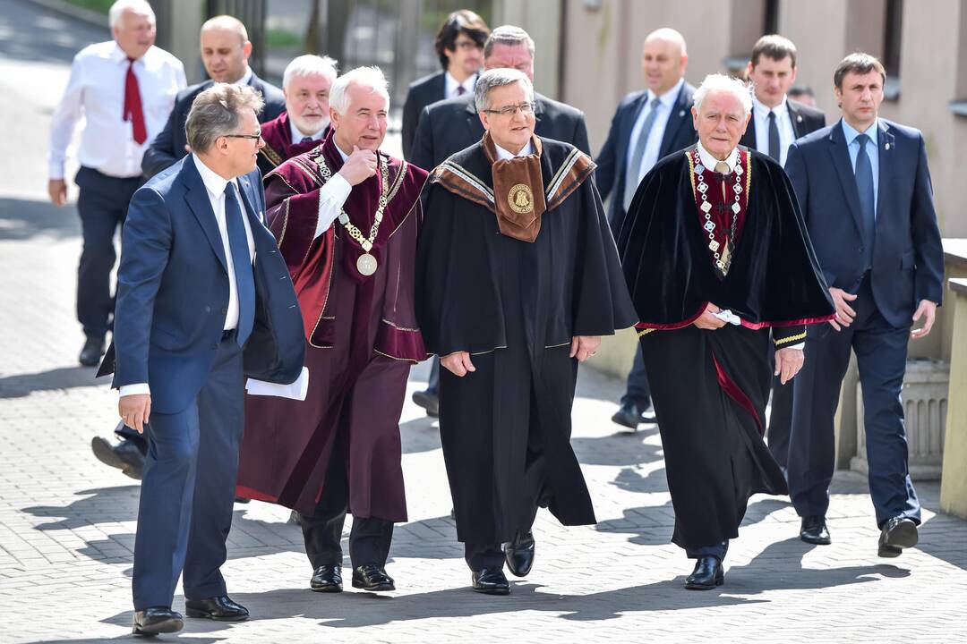 B. Komorowskiui suteiktas VDU Garbės daktaro vardas