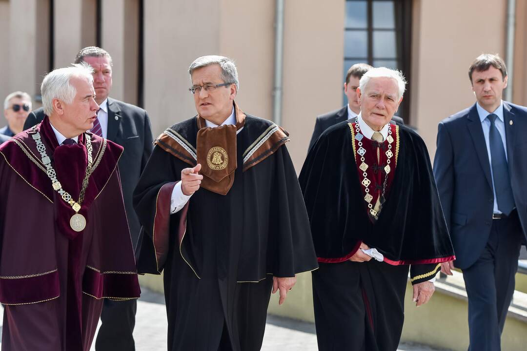 B. Komorowskiui suteiktas VDU Garbės daktaro vardas