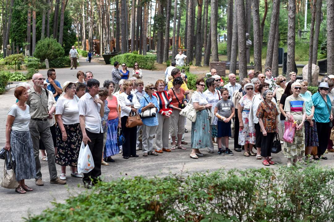 S. Nėries 70-ųjų mirties metinių minėjimas